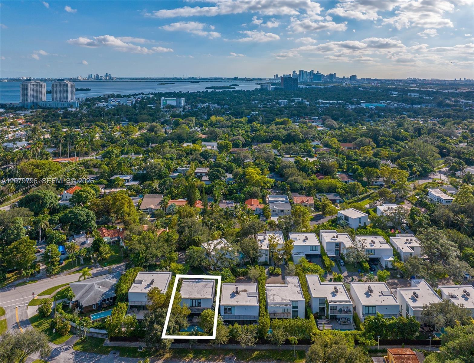 8611 Arboretum Ln, Miami FL 33138 photo 3