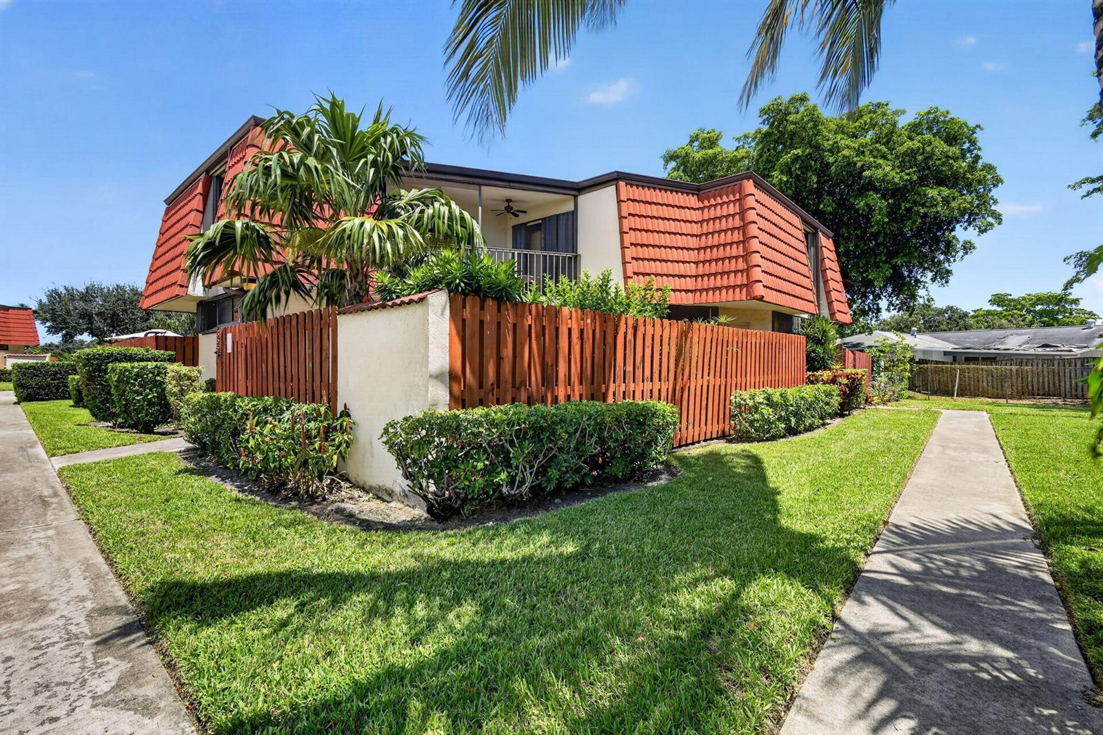 3659 VICTORIA Drive, West Palm Beach FL 33406 photo 2