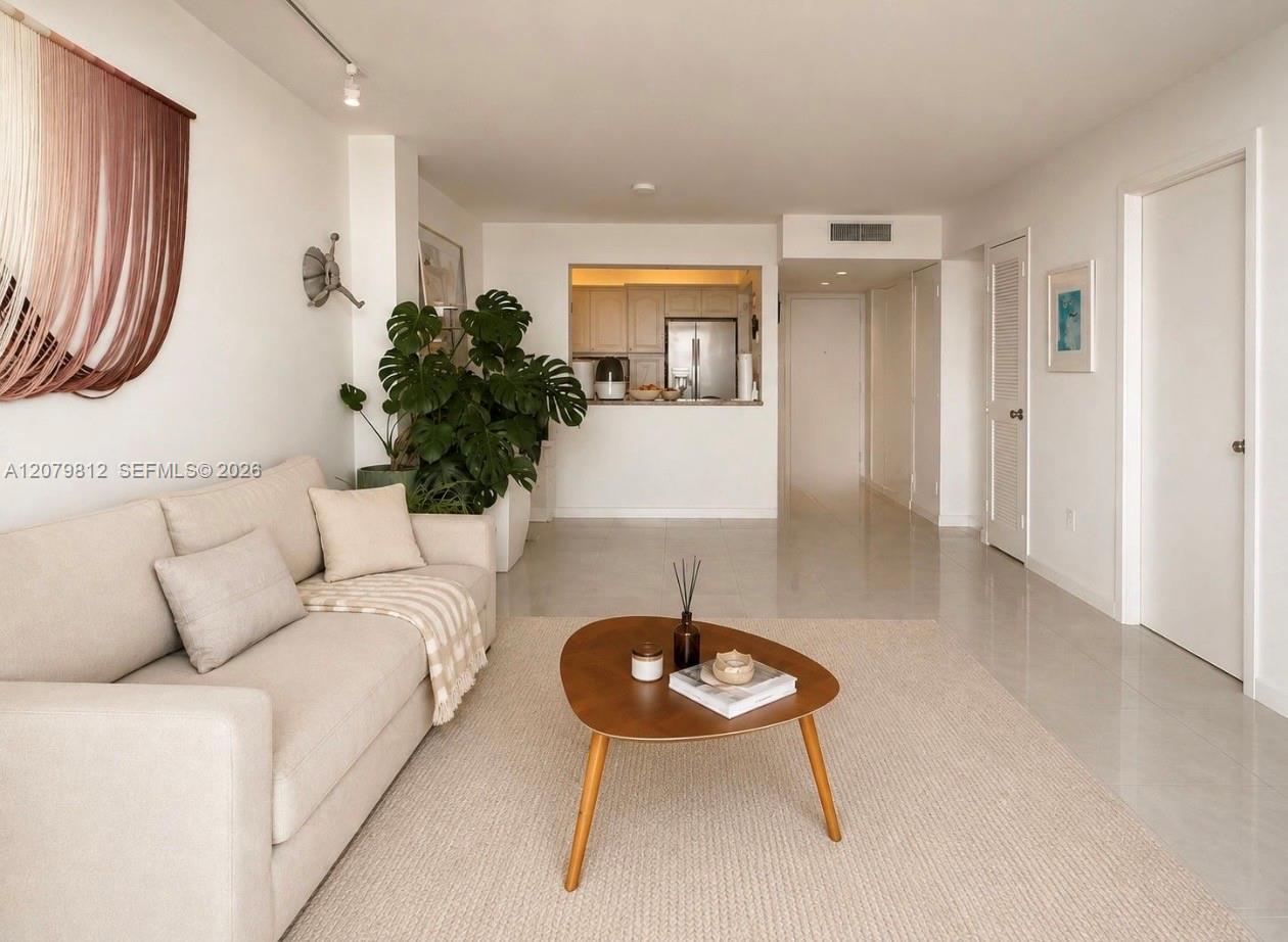 6900 E Bay Dr # 9L, Miami Beach FL 33141