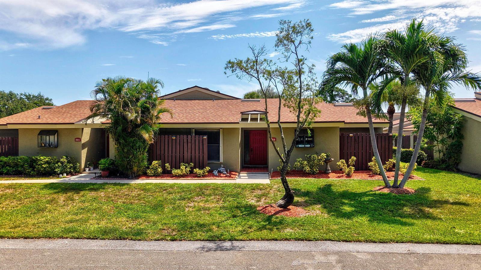 204 Meadows Drive, Boynton Beach FL 33436