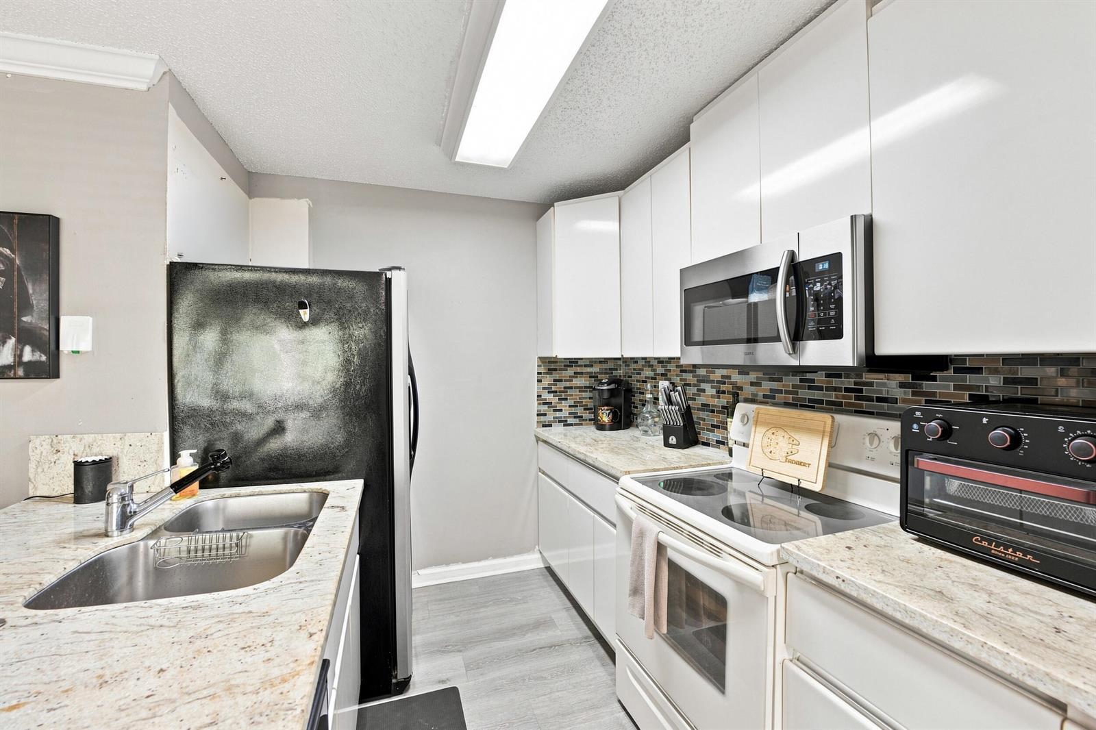 711 FOREST CLUB Drive # 119, Wellington FL 33414 photo 3
