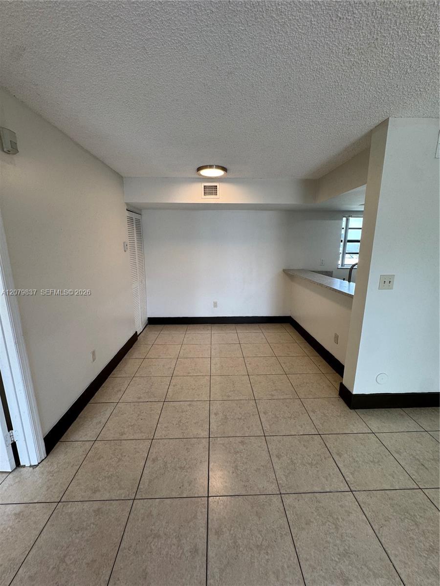 18224 Mediterranean Blvd # 17, Miami FL 33015 photo 4