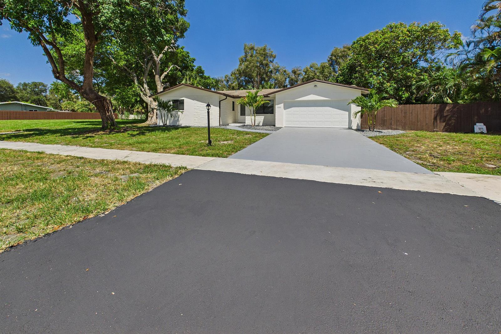 520 NW 43RD Avenue, Plantation FL 33317 photo 2
