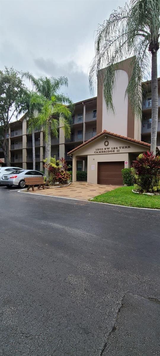 1200 SW 124TH # O, Pembroke Pines FL 33027