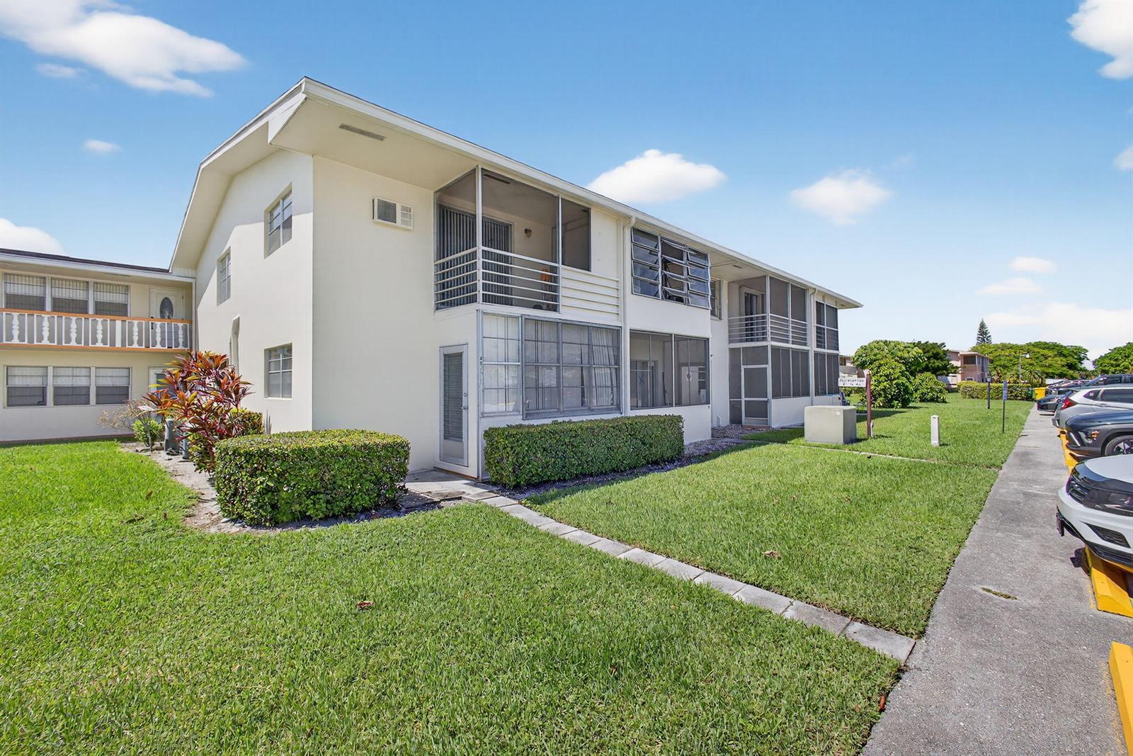 43 Easthampton B, West Palm Beach FL 33417 photo 3