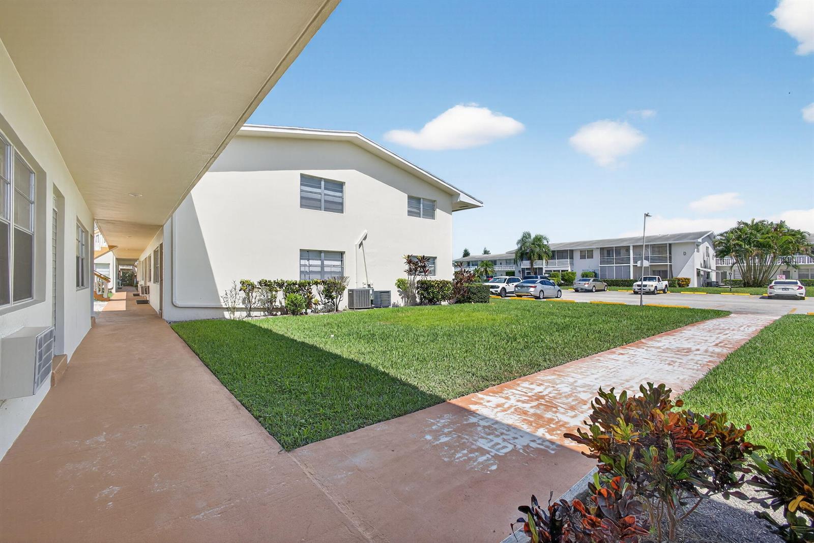43 EASTHAMPTON B, West Palm Beach FL 33417 photo 3