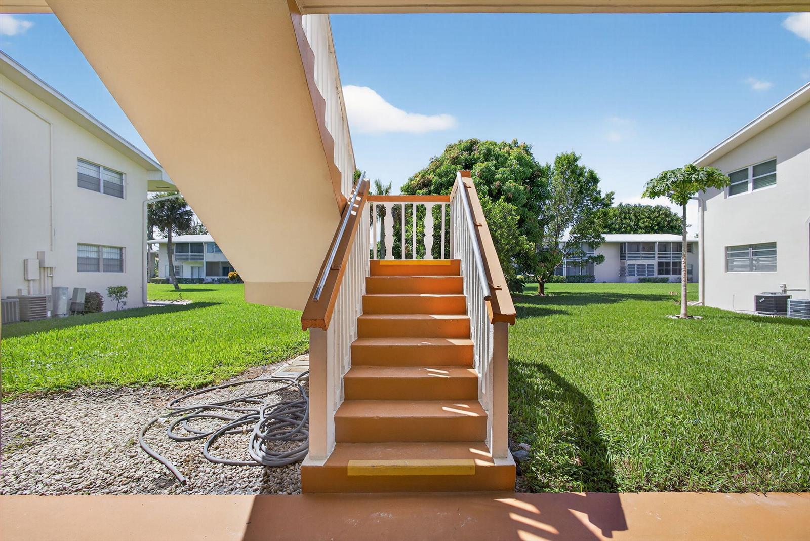 43 EASTHAMPTON B, West Palm Beach FL 33417 photo 5