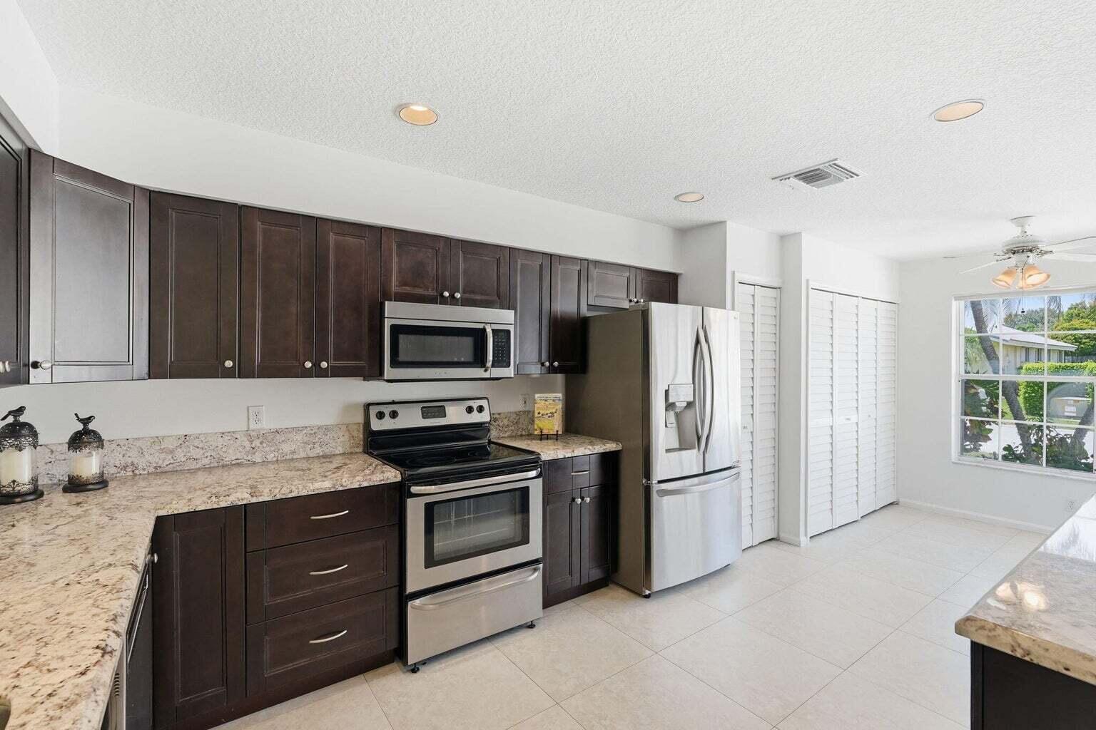 6616 MARISSA Circle, Lake Worth FL 33467 photo 5