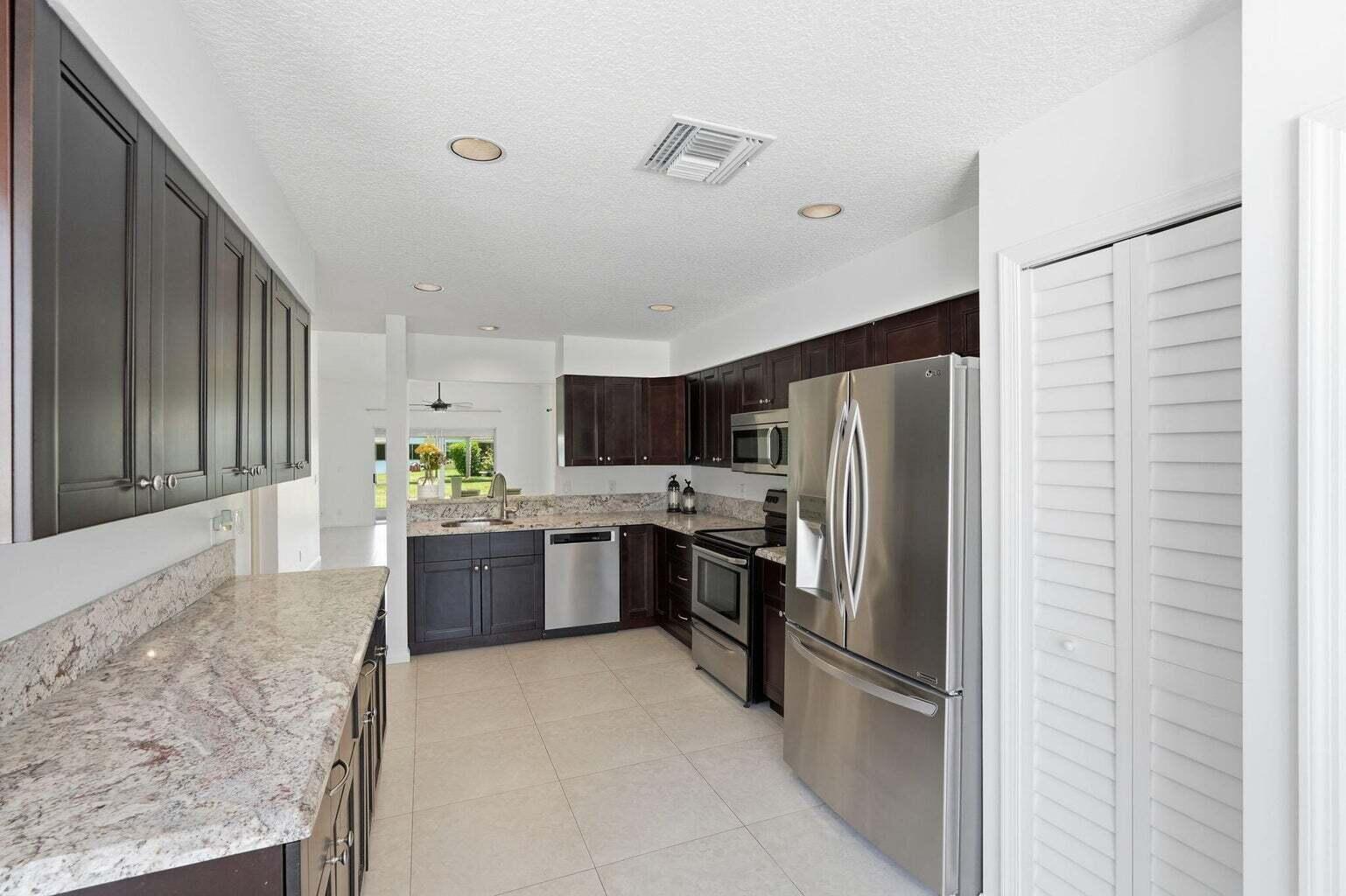 6616 MARISSA Circle, Lake Worth FL 33467 photo 4
