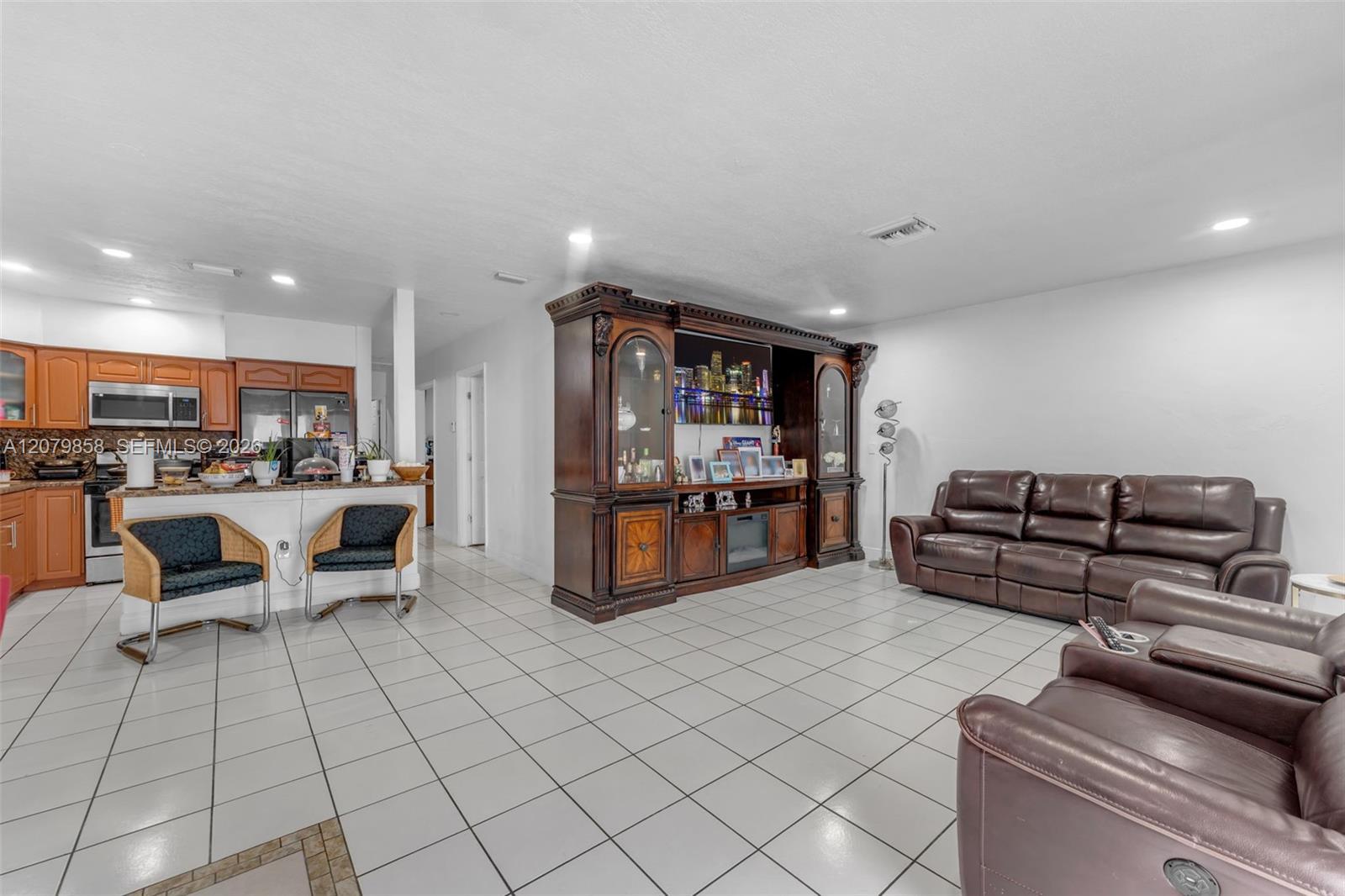 9741 Bahama Dr, Cutler Bay FL 33189 photo 4