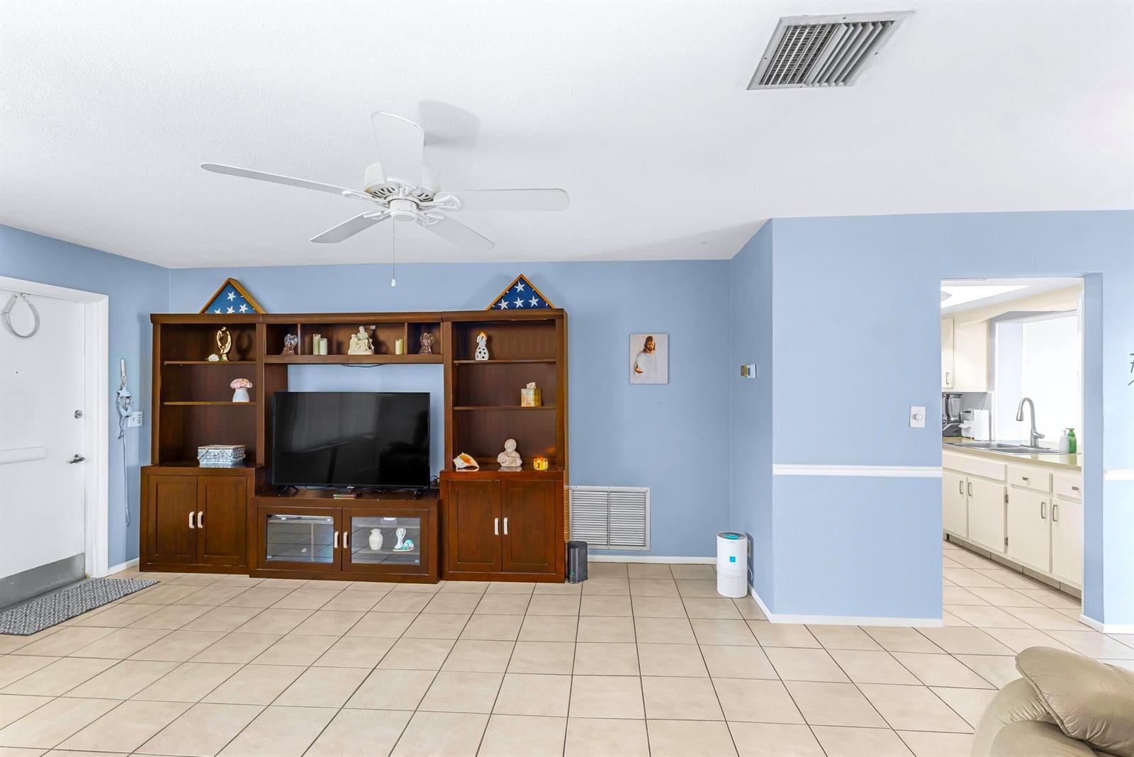 1103 Siesta Avenue, Boynton Beach FL 33426 photo 4