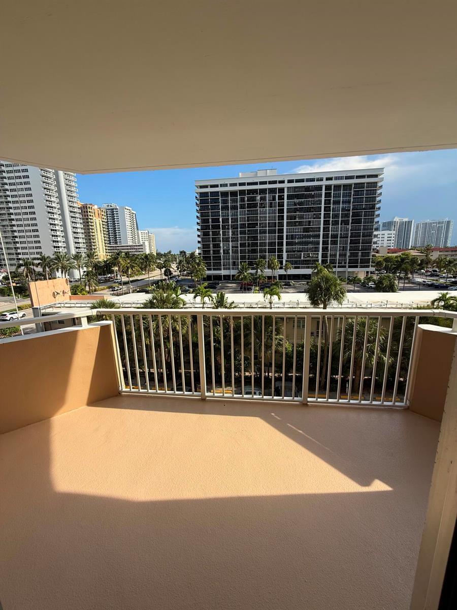 1985 S OCEAN Drive S # 3L, Hallandale Beach FL 33009