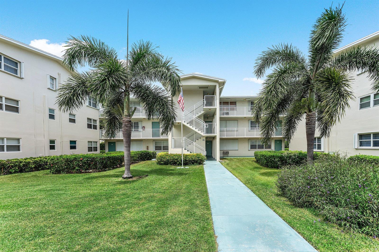 150 Horizon Street E, Boynton Beach FL 33435 photo 3