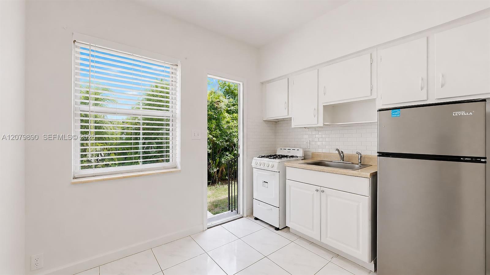 2499 SW 27th St # 3, Miami FL 33133 photo 4