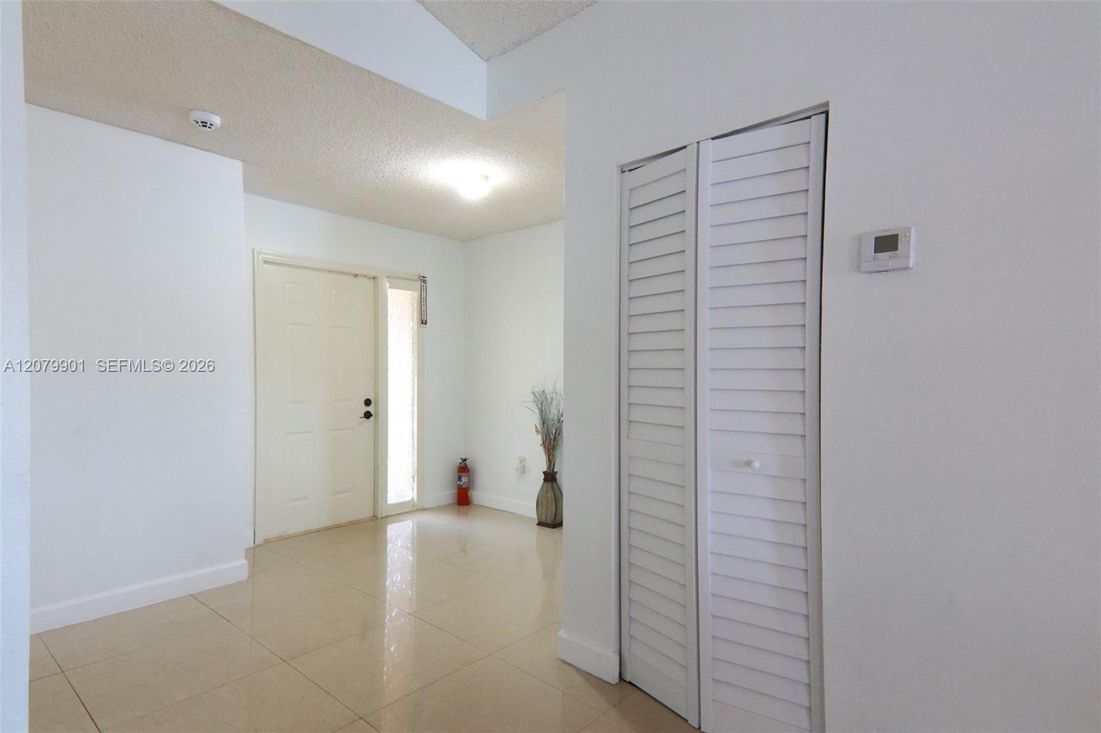 9620 SW 9th Ct, Pembroke Pines FL 33025 photo 4