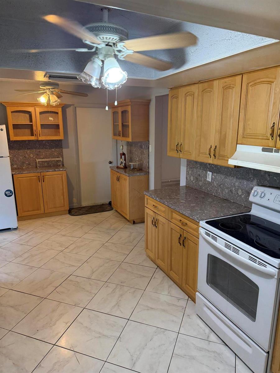 7250 NW 8TH Court, Margate FL 33063