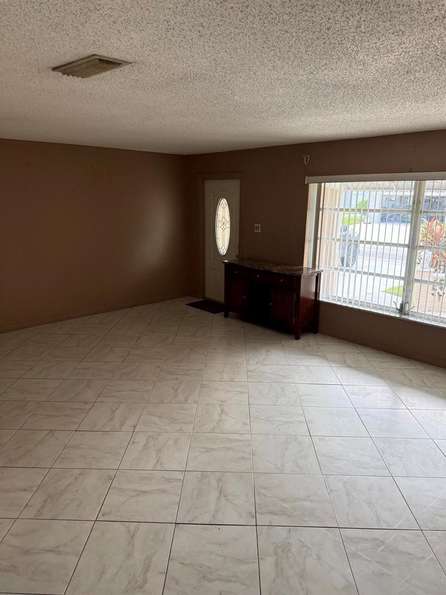 7250 NW 8TH Court, Margate FL 33063 photo 4