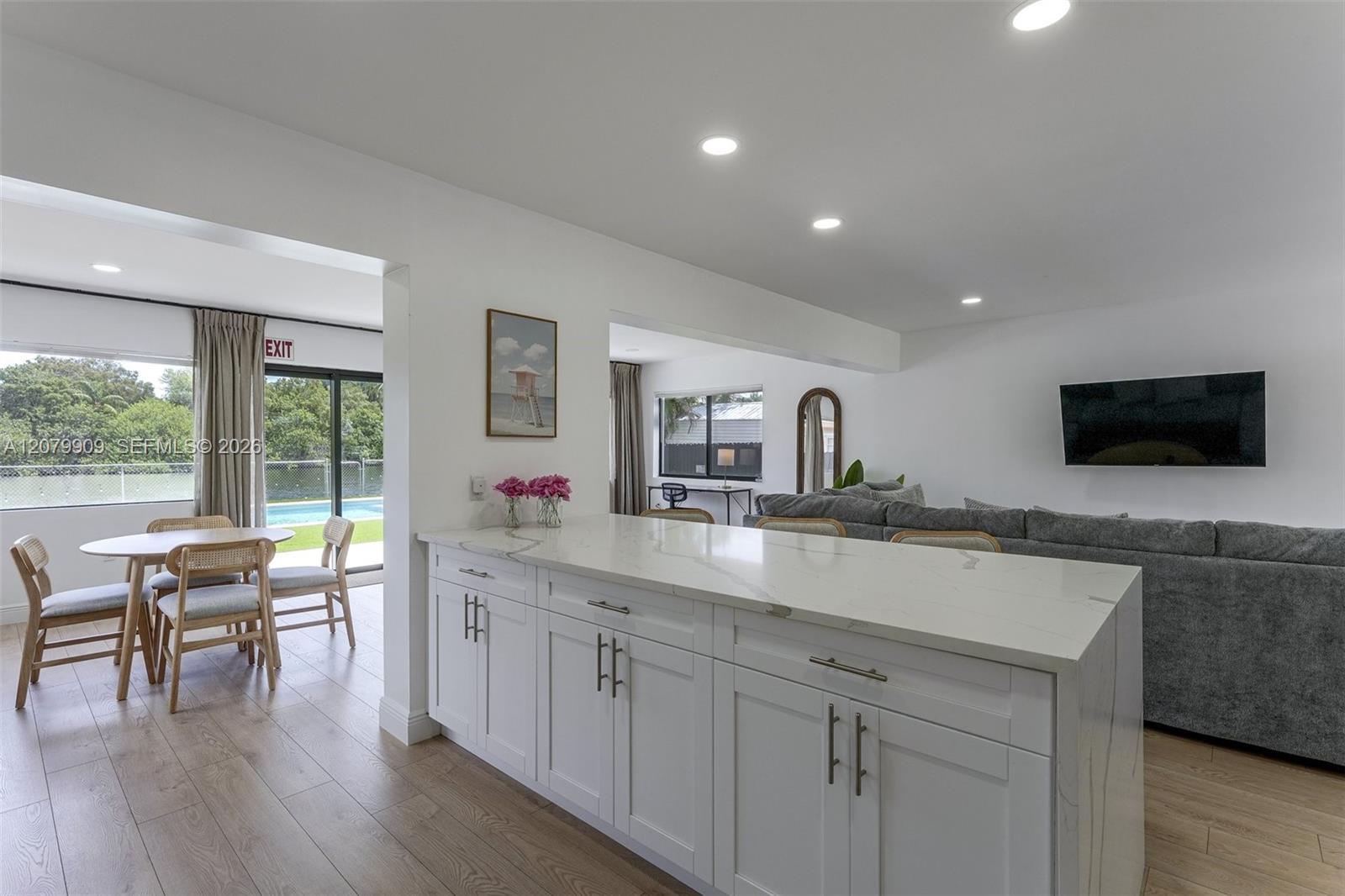 317 N 31st Ave, Hollywood FL 33021 photo 2