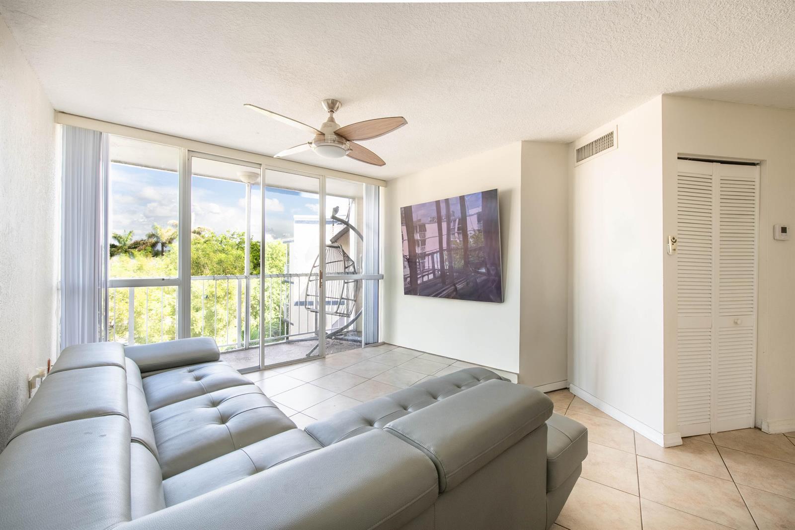 6995 NW 186th Street # E508, Hialeah FL 33015