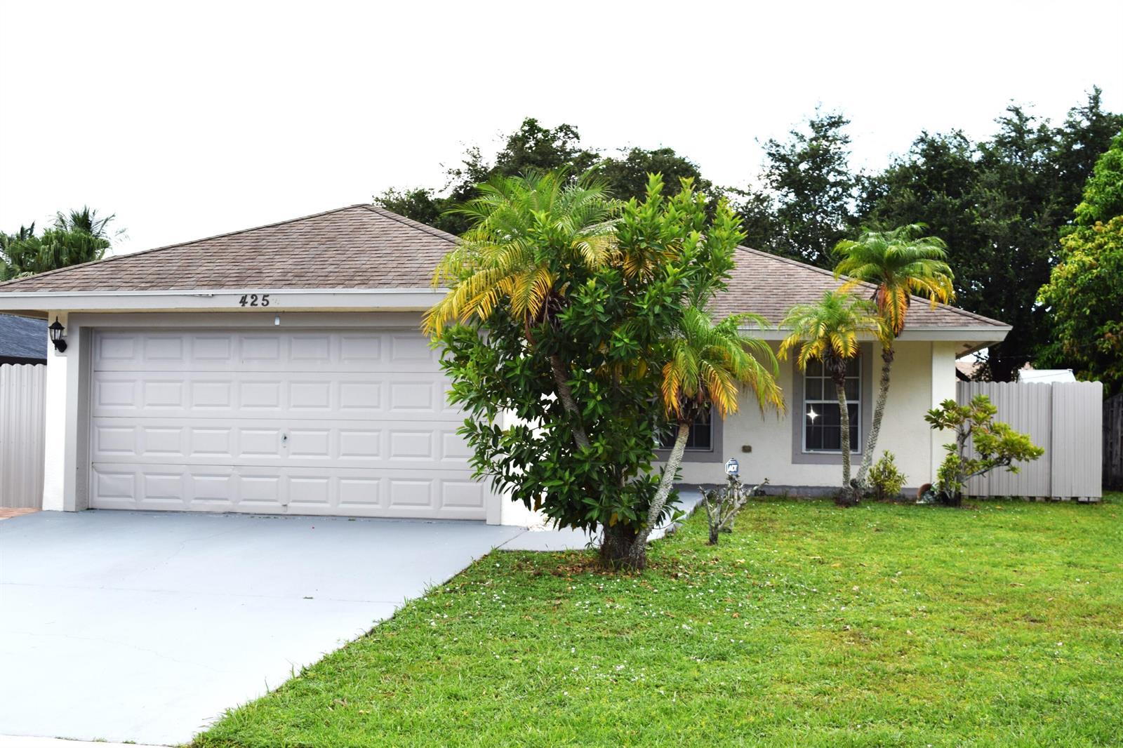 425 PERRY Avenue, FL 33463