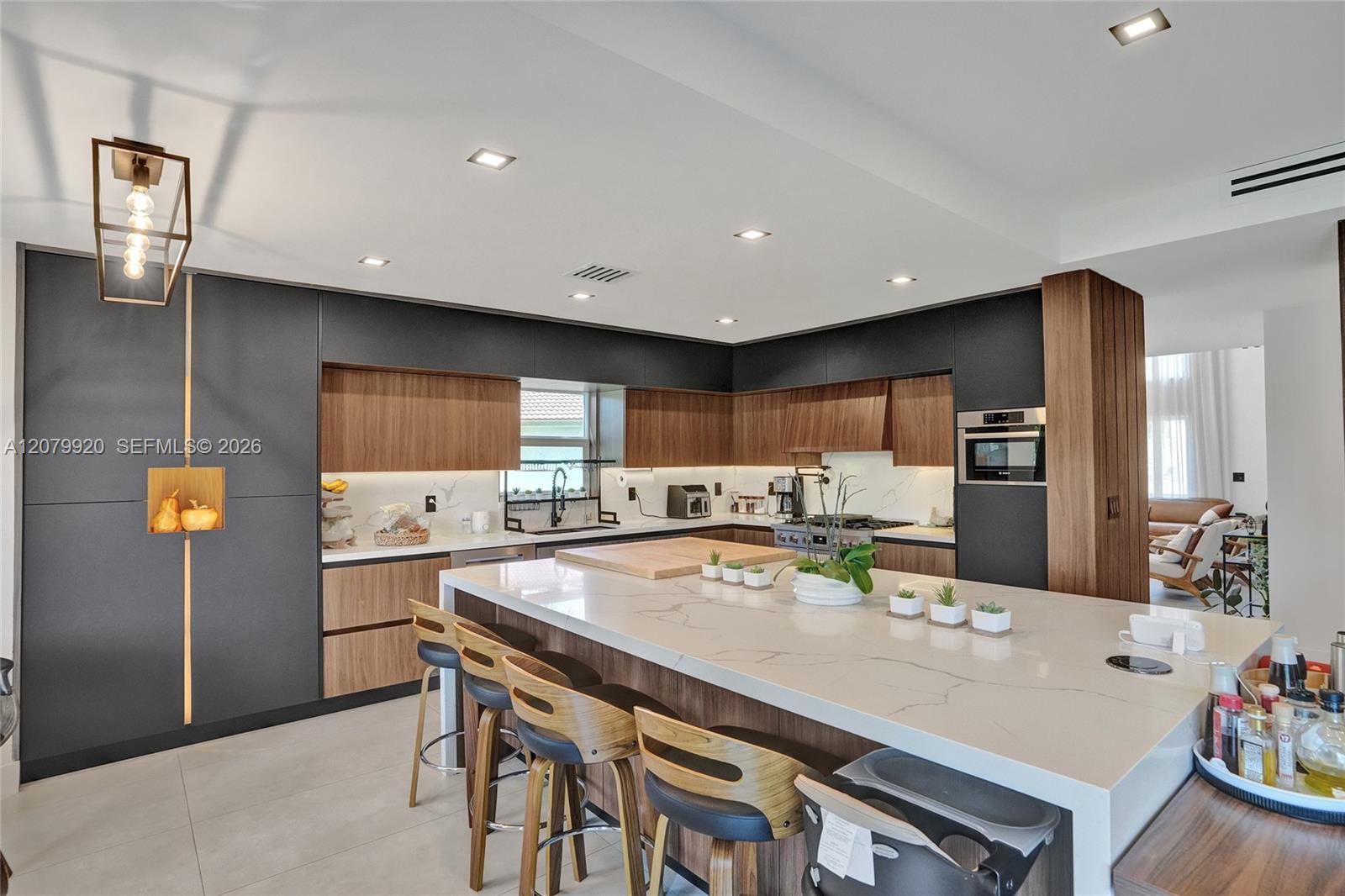191 Alhambra Way, Weston FL 33326