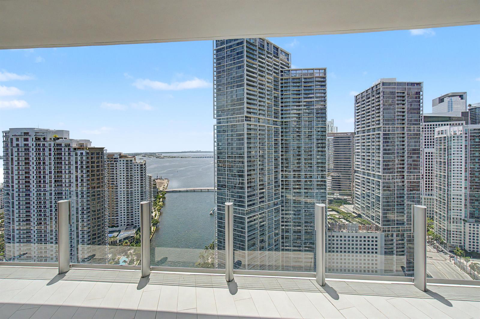 300 BISCAYNE BOULEVARD Way # 3306, Miami FL 33131 photo 3