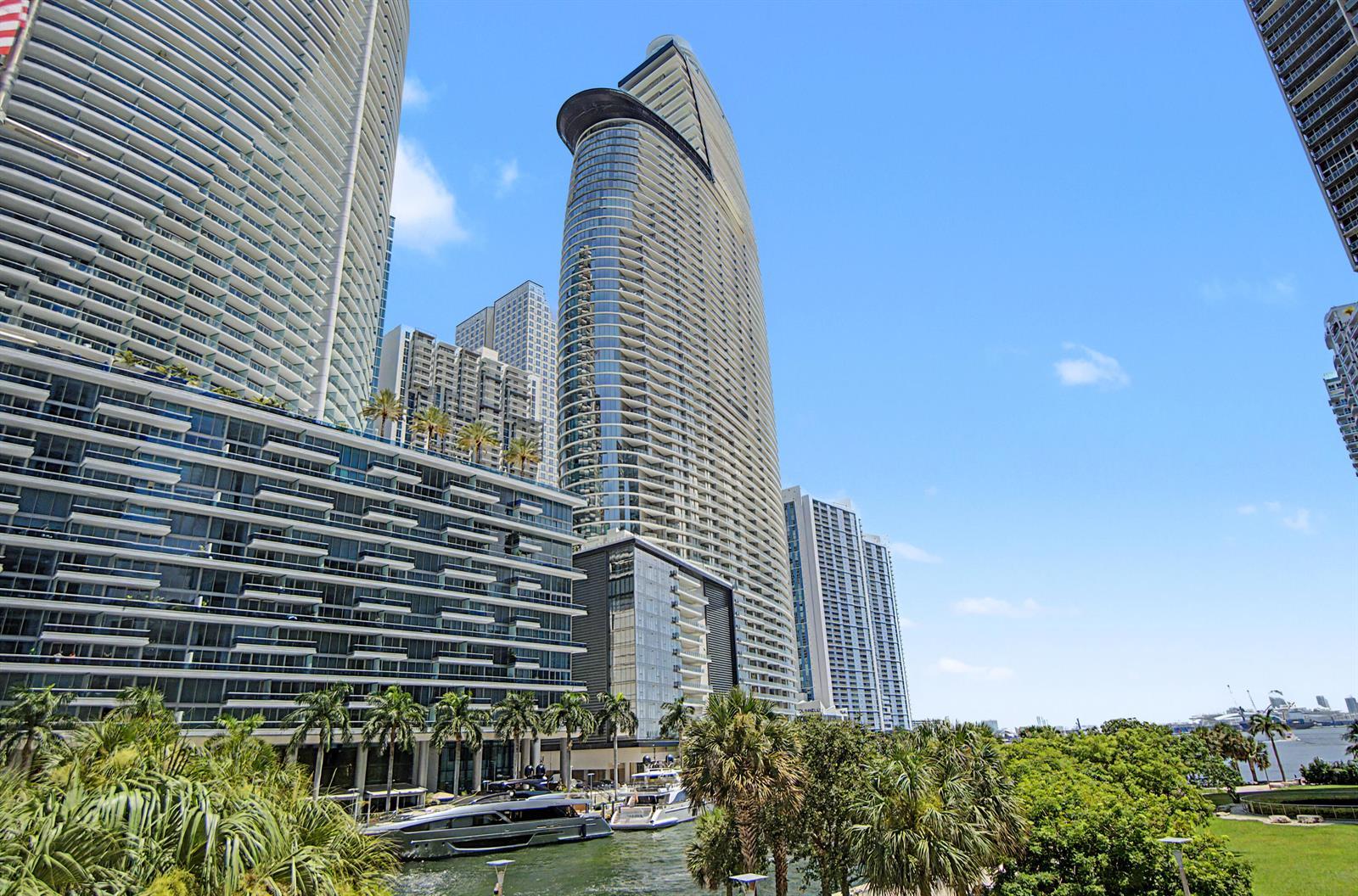 300 BISCAYNE BOULEVARD Way # 3306, Miami FL 33131 photo 4