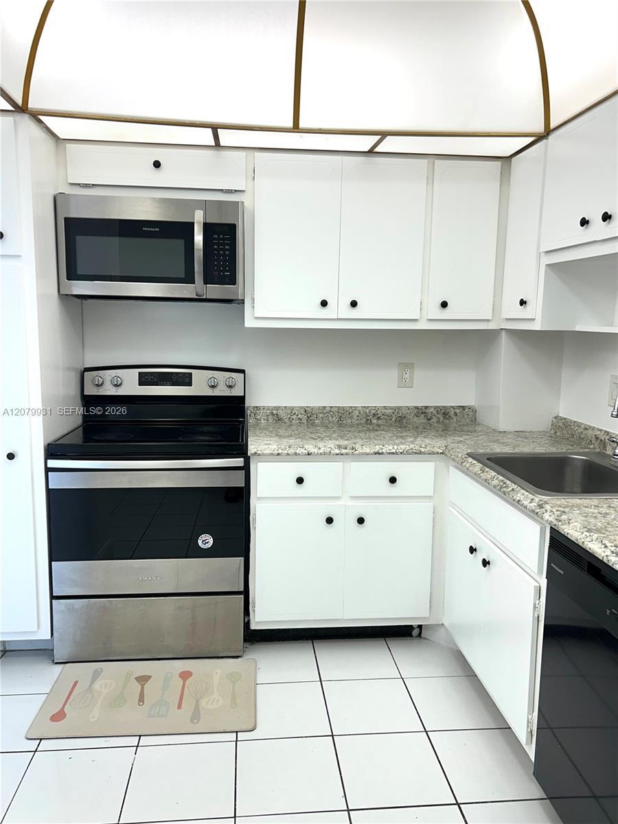 4400 Hillcrest Dr # 402B, Hollywood FL 33021 photo 2