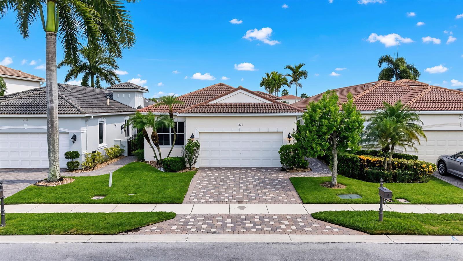 206 ISLE VERDE Way, Palm Beach Gardens FL 33418 photo 2