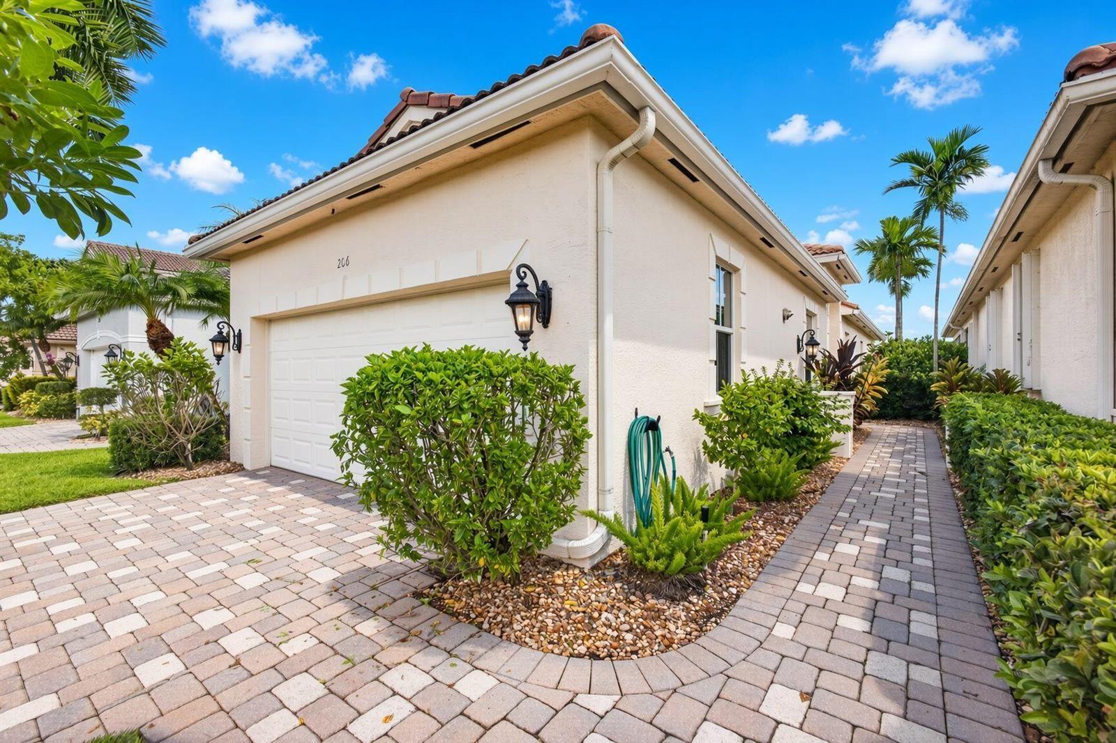 206 ISLE VERDE Way, Palm Beach Gardens FL 33418 photo 4