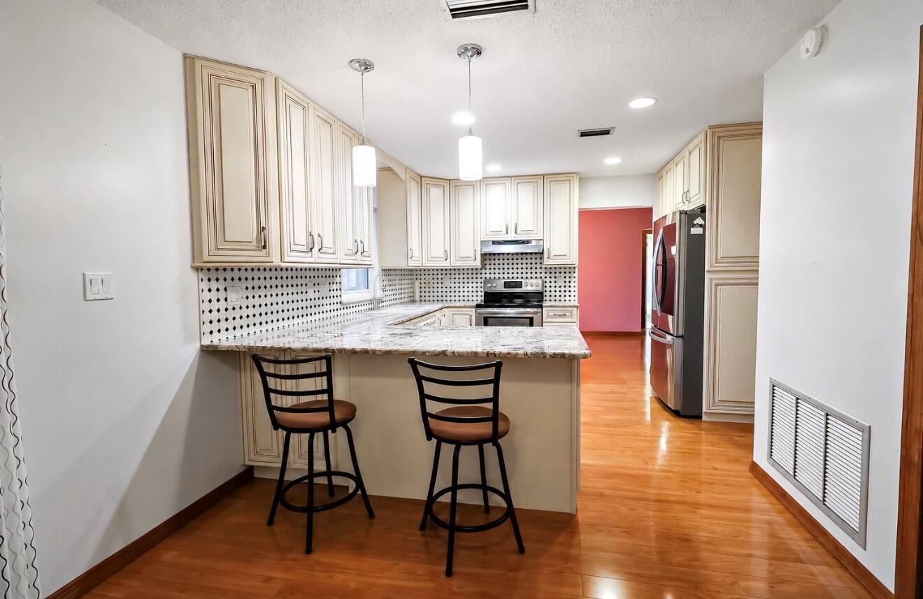 415 SE Calmoso Drive, Port St. Lucie FL 34983 photo 5