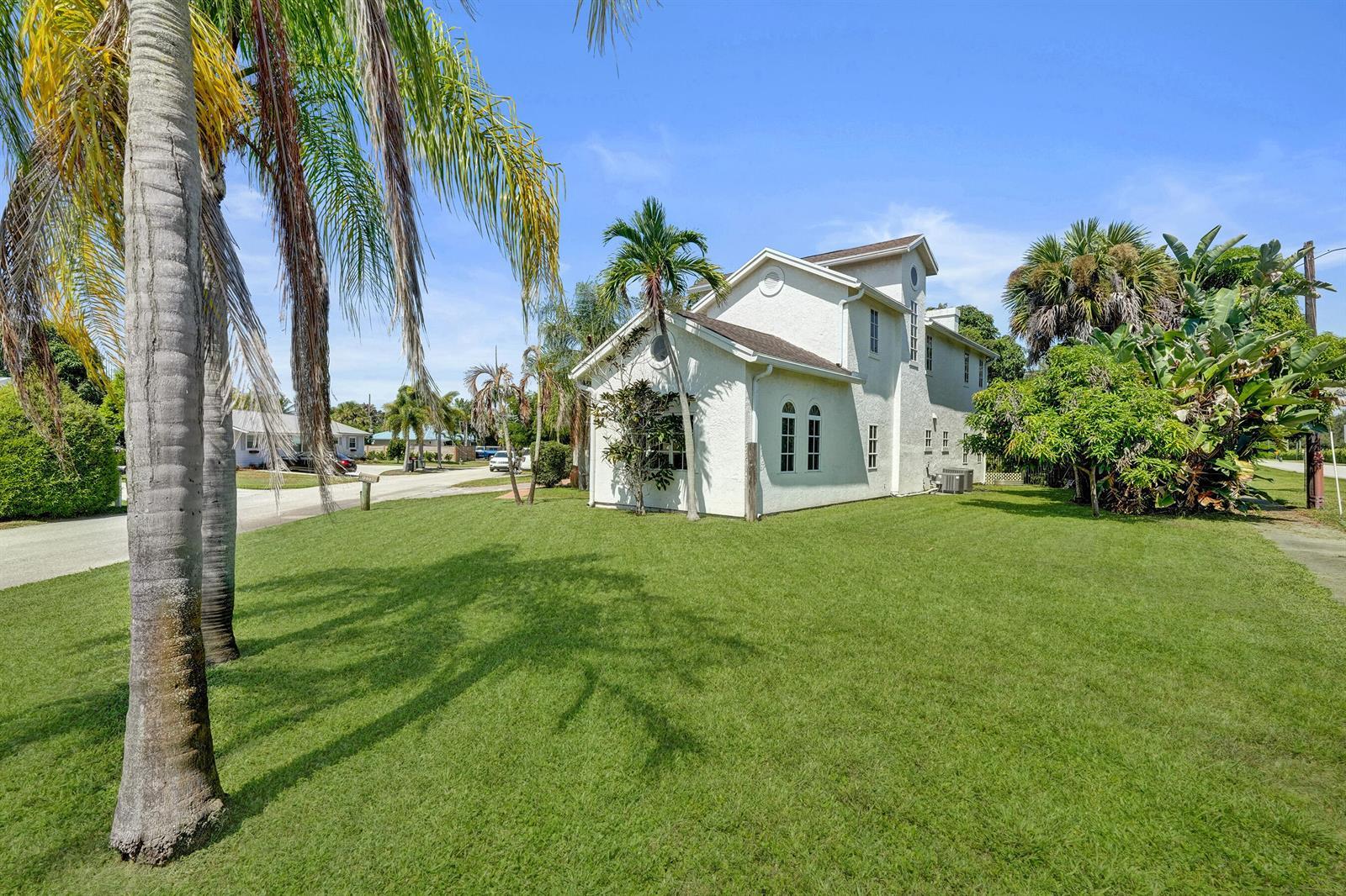 9497 SE RIVER Terrace, Jupiter FL 33469 photo 3