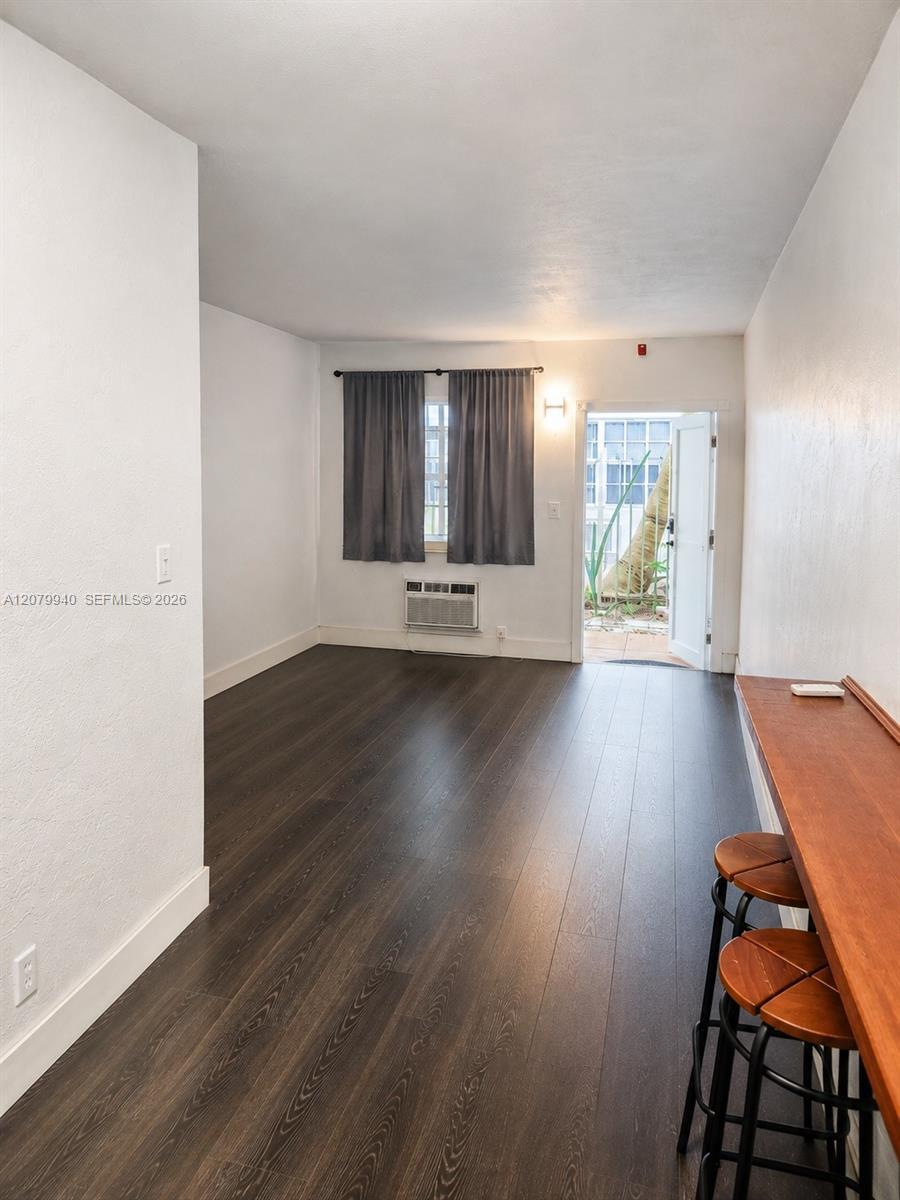 549 Meridian Ave # 4, Miami Beach FL 33139 photo 2
