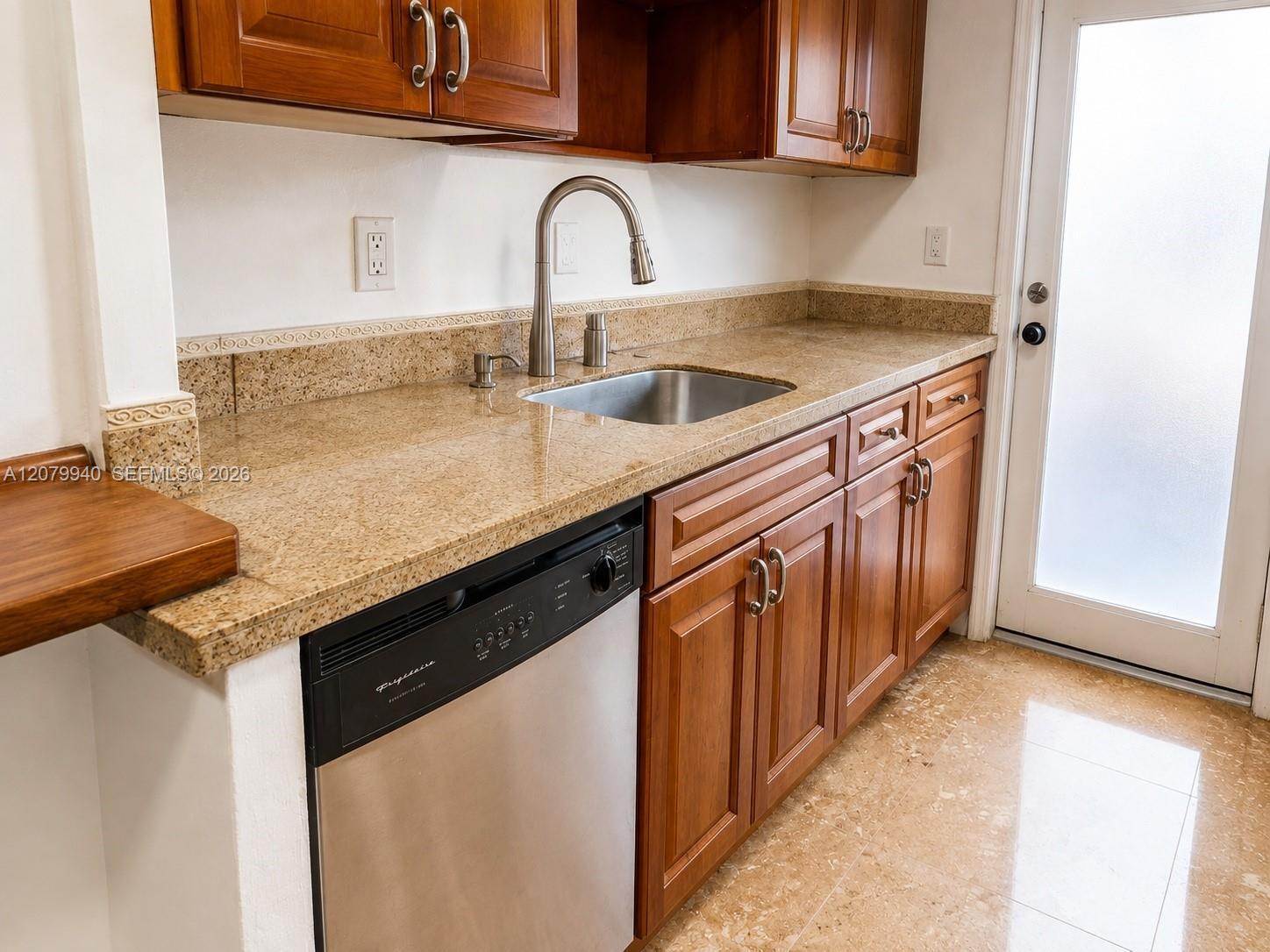 549 Meridian Ave # 4, Miami Beach FL 33139 photo 3