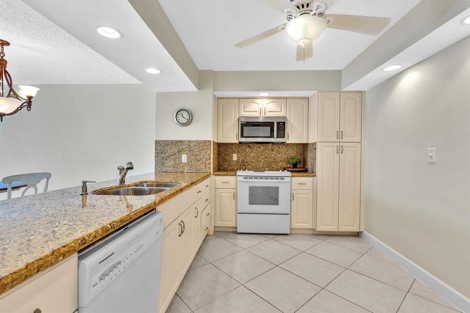 1150 HILLSBORO MILE # 914, Hillsboro Beach FL 33062 photo 4