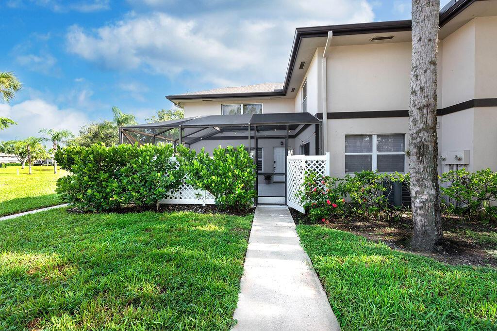 38 Essex Court # D, Royal Palm Beach FL 33411 photo 4