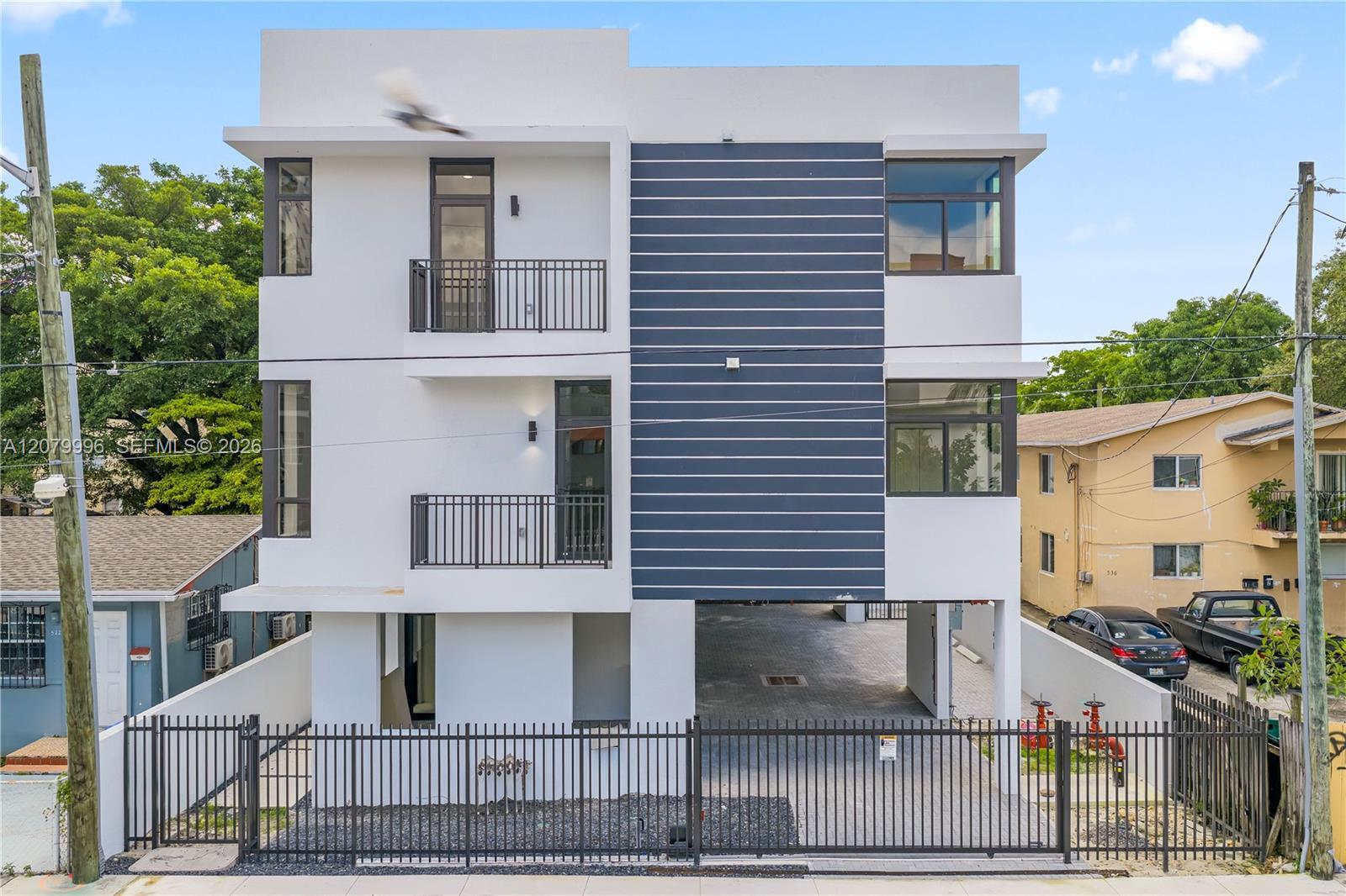 526 SW 2nd St # 1, Miami FL 33130