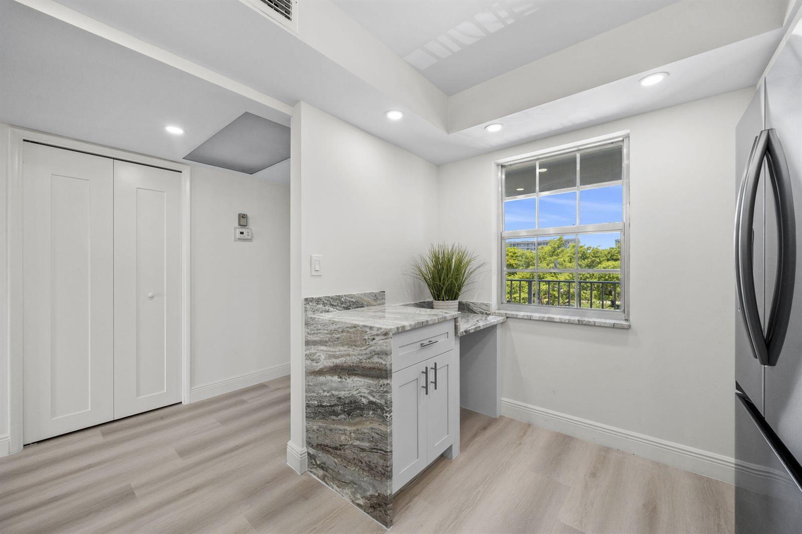 4020 W PALM AIRE Drive # 408, Pompano Beach FL 33069 photo 3