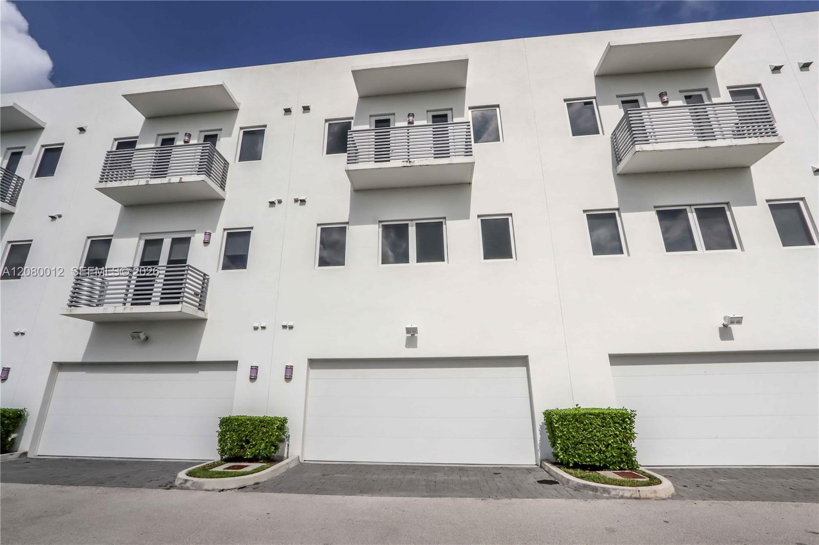 3340 NW 91st Ave, Doral FL 33172 photo 2