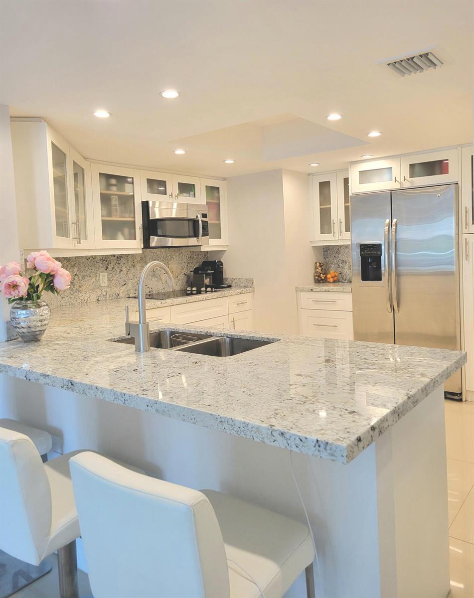 3000 E SUNRISE Boulevard # 2B, Fort Lauderdale FL 33304 photo 2