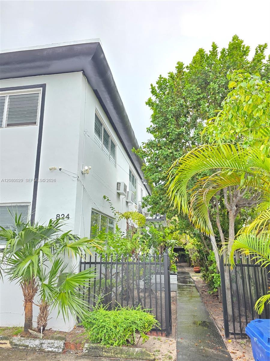 824 82nd St # 1, Miami Beach FL 33141