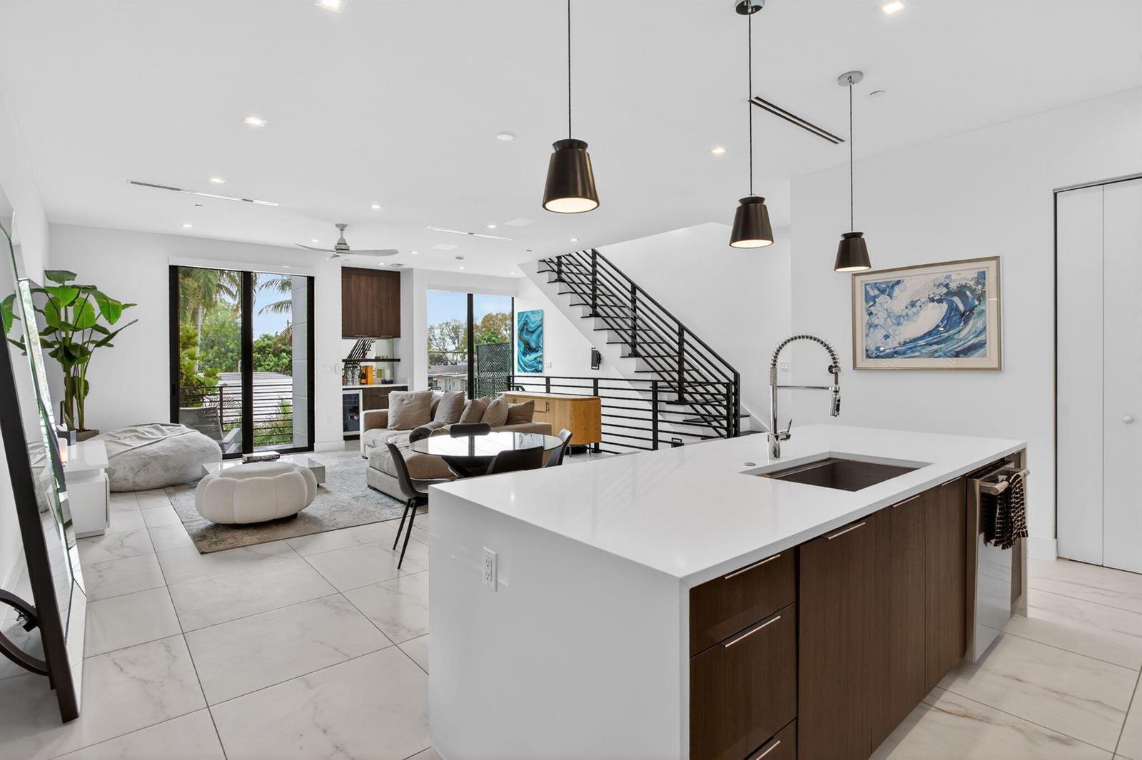 1044 N VICTORIA PARK Road, Fort Lauderdale FL 33304
