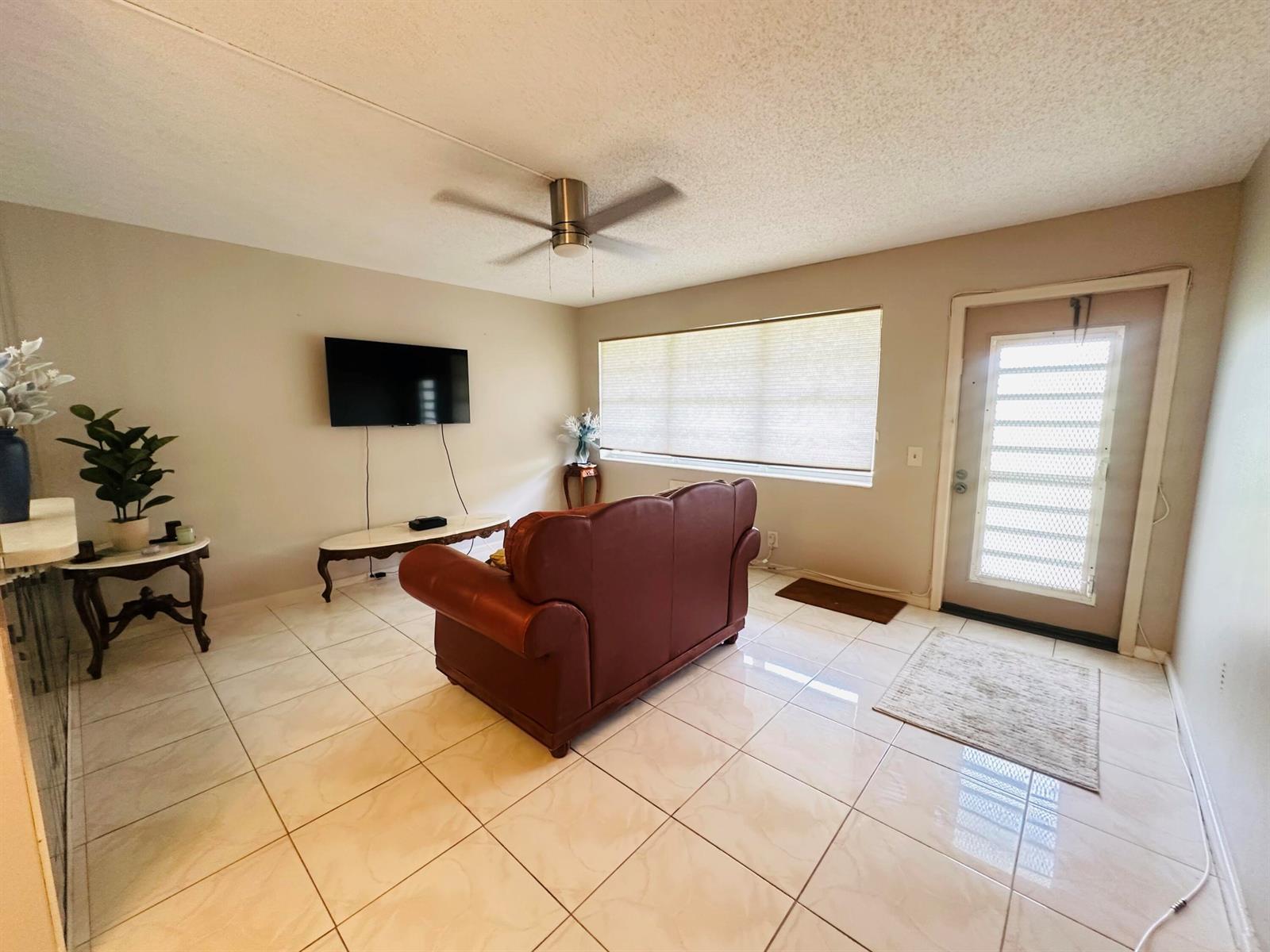 271 FARNHAM L, Deerfield Beach FL 33442 photo 2