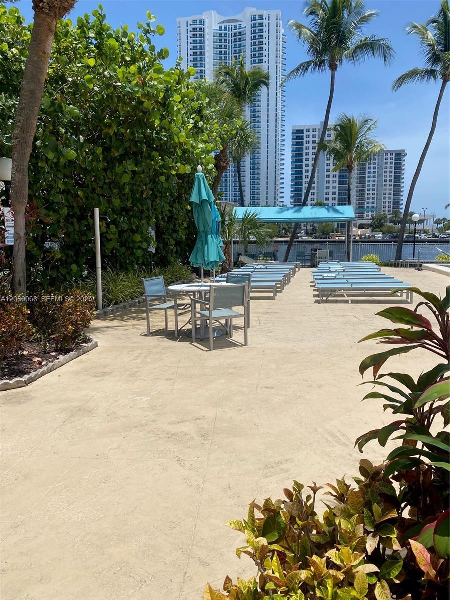 1000 Parkview Dr # 427, Hallandale Beach FL 33009 photo 2