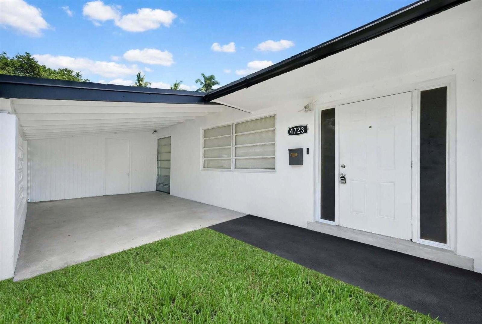4723 NW 4TH Street, Plantation FL 33317 photo 3
