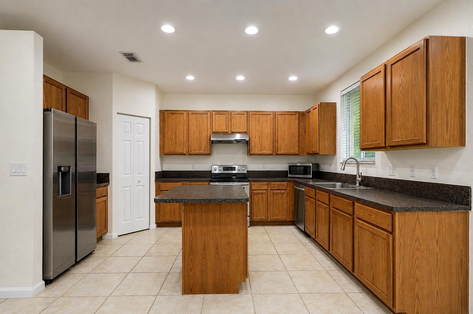 2789 S Evergreen Circle, Boynton Beach FL 33426 photo 2