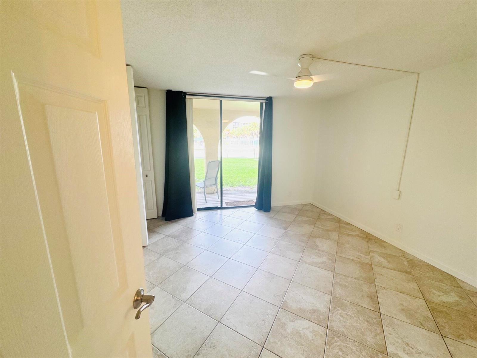 2820 TENNIS CLUB Drive # 206, West Palm Beach FL 33417 photo 4