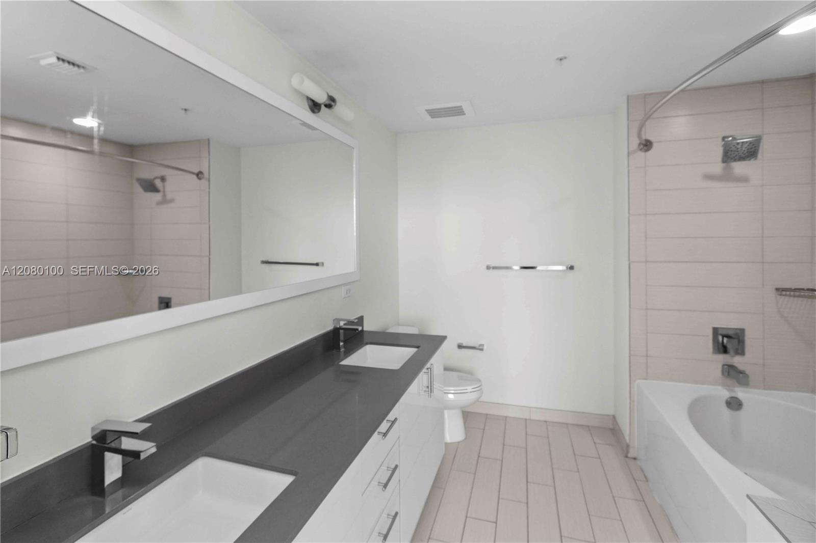 999 SW 1st Ave # 3202, Miami FL 33130 photo 4