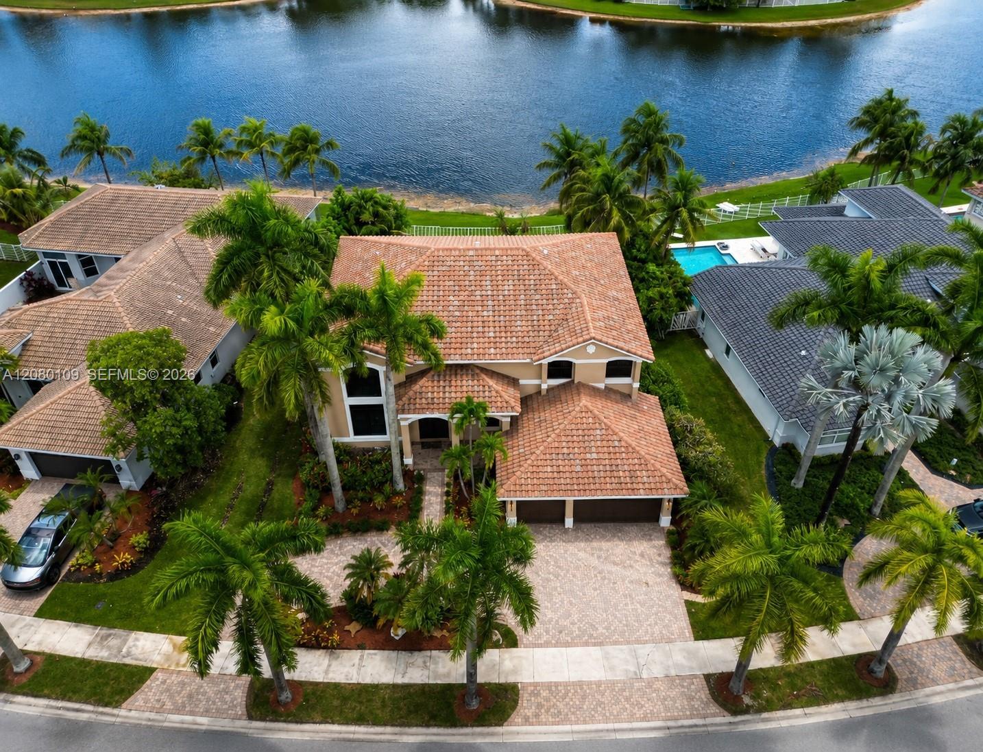 1672 Victoria Pointe Cir, Weston FL 33327 photo 3