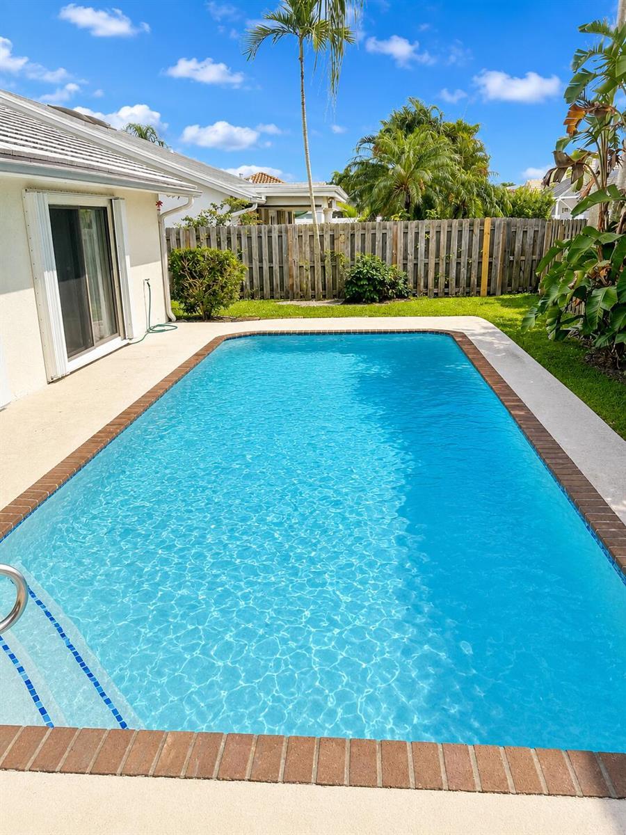400 SEQUOIA Lane, Boca Raton FL 33487